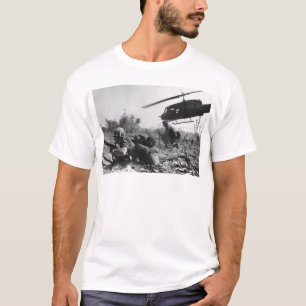 Bedeutenden Crandalls UH-1D Hubschrauber im T-Shirt