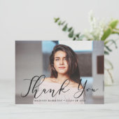 Bedeutsamer Abschluss für Schwarzes Script-Foto Dankeskarte (Stehend Vorderseite)