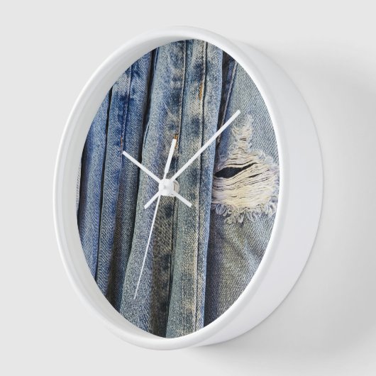 Bedrückte blaue Jeans Uhr (Winkel)