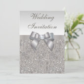 Bedruckte Silberreihen Diamanten und Bow-Hochzeit Einladung (Stehend Vorderseite)