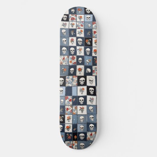 Bedrückter Denim Patchwork Skulls Floral Skateboard (Vorderseite)