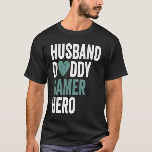 Bedrückter Gamer Husband Daddy Gamer Hero T-Shirt (Vorderseite)