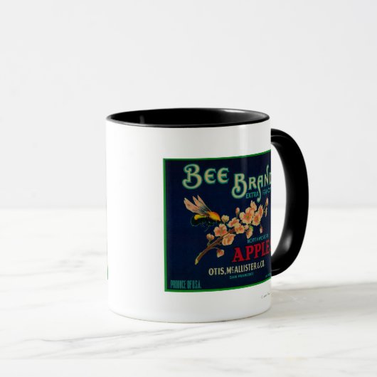 Bee-Apfelkiste-Etikett Tasse (VorderseiteRechts)