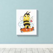 Bee as Skater with Skateboard Leinwanddruck (Insitu (Holzboden))