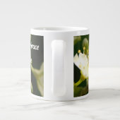 Bee & Blossom Macro | Personalized Name Mug Jumbo-Tasse (Rückseite)