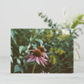 Bee & Coneflower Photo Reprint Einladung (Stehend Vorderseite)