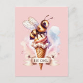 Bee Cool Whimsical Postkarte (Vorderseite)