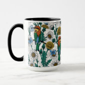 Bee-eaters, blue butterflies and daisies on white tasse (Links)