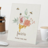 Bee Floral Honeycomb Baby Shower Favoriten Sockelschild (In Situ)