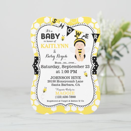 Bee Honeycomb Polka Dot Print Baby Shower lädt ein Einladung (Stehend Vorderseite)