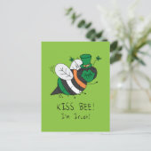 Bee Irish Funny St. Patrick's Day Postkarte (Stehend Vorderseite)