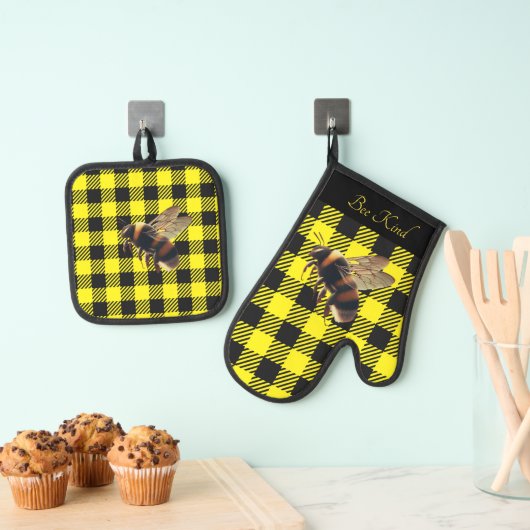 "Bee Kind" Gingham Ofenhandschuh & Topflappen-Set (Insitu (Hängend))