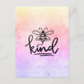 Bee Kind Rainbow Ombre Postkarte (Vorderseite)