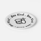 Bee Kind, sei freundliches Honigbienendesign Pappteller (Schrägansicht)