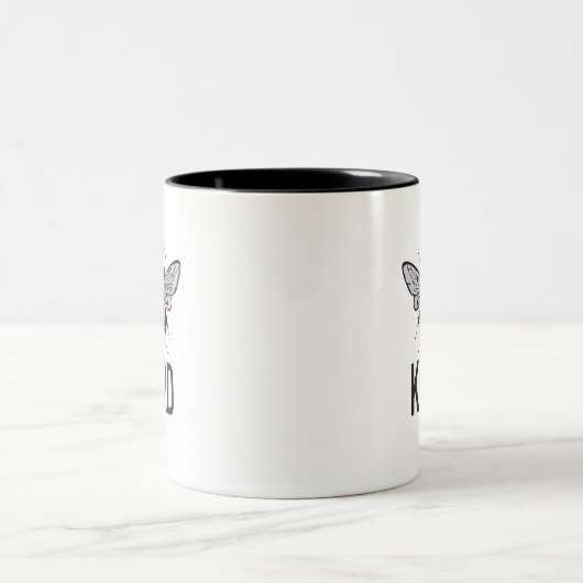 Bee Kind Zweifarbige Tasse (Mittel)