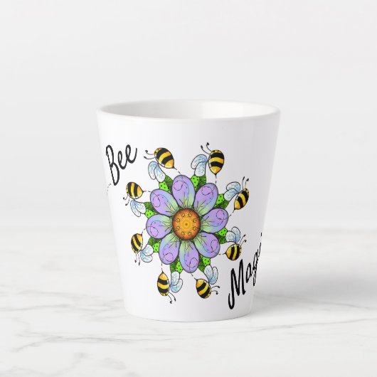 Bee Magical Small Latte Tasse (Vorderseite)