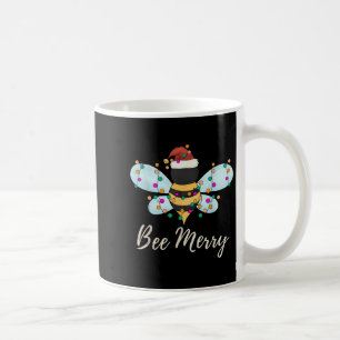 Bee Merry Christmas Bee trägt Weihnachtsmannmütze Kaffeetasse