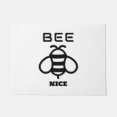 Bee Nice with Minimal Design Fußmatte (Vorderseite)