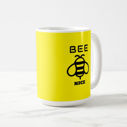 Bee Nice with Yellow Background Design Kaffeetasse (VorderseiteRechts)