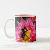 Bee On Blume Digital Art Personalisiert Zweifarbige Tasse (Links)