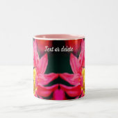Bee On Blume Digital Art Personalisiert Zweifarbige Tasse (Mittel)