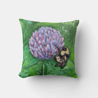 Bee on Purple Clover Painting Throw Pillow Kissen