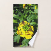 Bee on Yellow Flowers Badhandtuch Set (Handtuch)