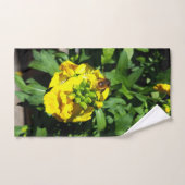 Bee on Yellow Flowers Badhandtuch Set (Handtuch)