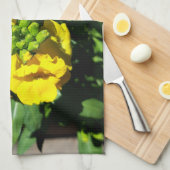 Bee on Yellow Flowers Geschirrtuch (Viertel Falte)