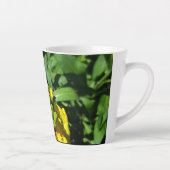 Bee on Yellow Flowers Milchtasse (Rechts)