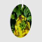 Bee on Yellow Flowers Ornament (Vorderseite)