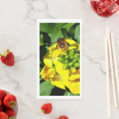 Bee on Yellow Flowers Serviette (Beispiel)