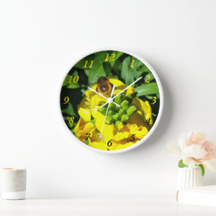 Bee on Yellow Flowers Uhr