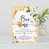 Bee One Honey Bee Floral 1st Birthday Invitation Einladung (Stehend Vorderseite)