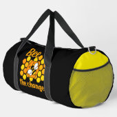 Bee The Change Honeycomb Duffle Bag (Rechte Ecke)