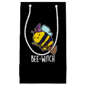 Bee-witch Funny Bee Pun Dark BG Kleine Geschenktüte (Vorderseite)
