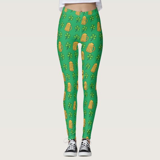 Beer and Lucky Clover Pattern St Patrick's Day Leggings (Vorderseite)