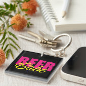 Beer Babe Funny Schlüsselanhänger (Vorderseite rechts)