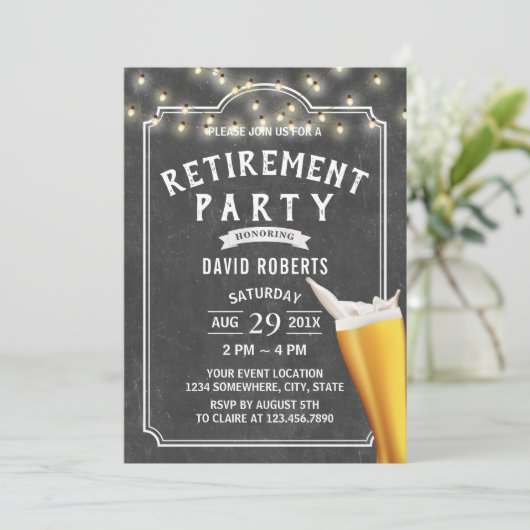 Beer Cheer String Lights Chalkboard Einladung (Stehend Vorderseite)