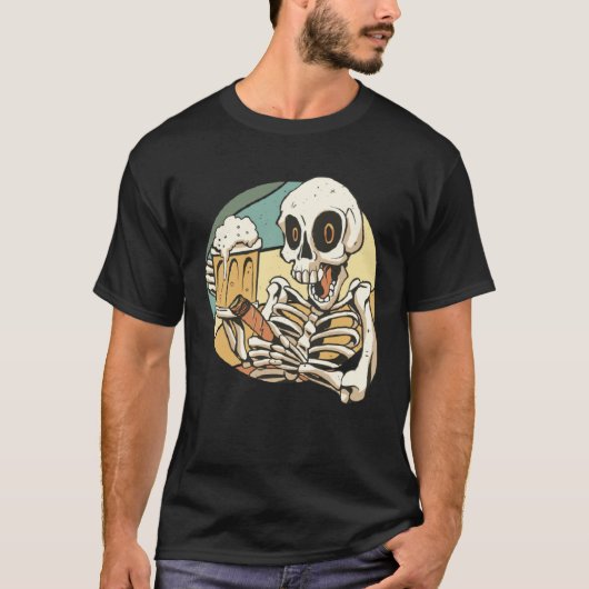 Beer drinking cigar smoking drunk skeleton T-Shirt (Vorderseite)