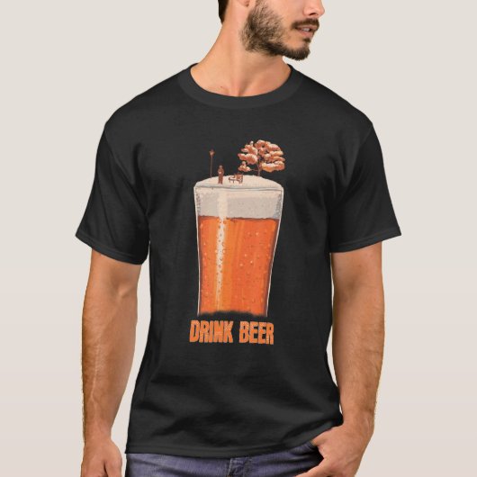 Beer Glass Winter Season Over Foam of a Beer Glass T-Shirt (Vorderseite)