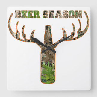 Beer Season Hunting Season Gift For Hunter Quadratische Wanduhr