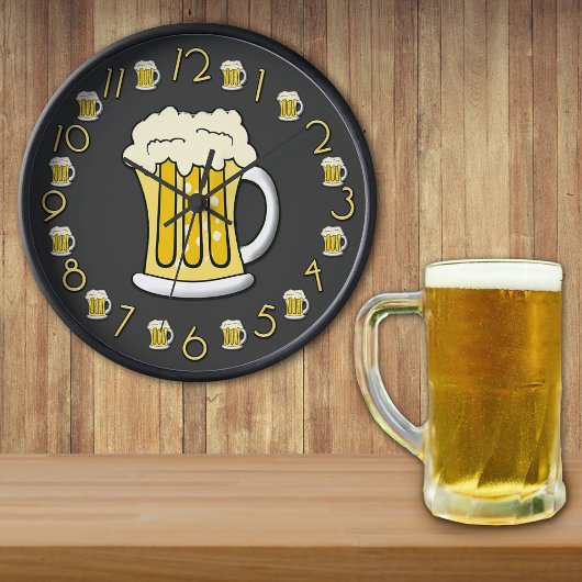 Beer Thirty Clock Wanduhr