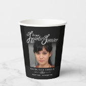 Beerdigung in unseren Herzen für immer schwarzes G Pappbecher (Vorderseite)