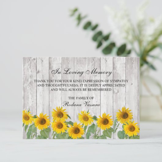 Beerdigung rustikales Holz Sonnenblumen Foto Dankeskarte (Stehend Vorderseite)