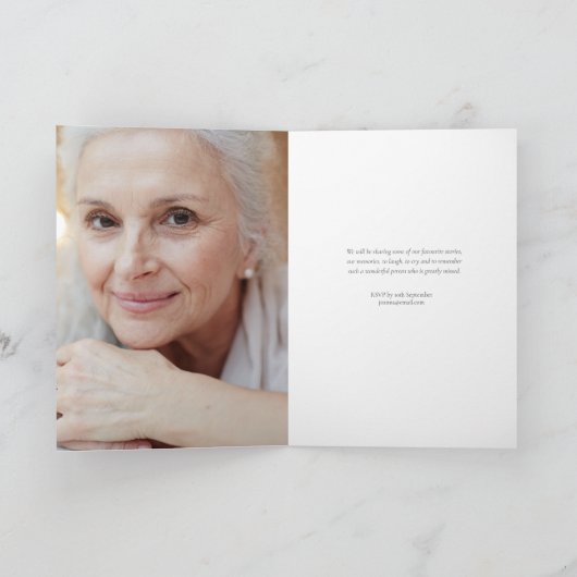 Beerdigung von Lebensgrün Blumen Beerdigung gefäls Einladung (Innenseite)