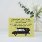 Beerdigungsdirektor/Mortiker Funny Hearse Design Postkarte (Stehend Vorderseite)