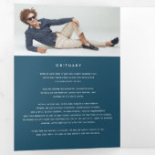 Beerdigungsprogramm in unseren Herzen dunkelblau Dreifach-gefaltete Programmkarte (Innen Erste Seite)