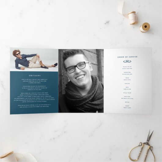 Beerdigungsprogramm in unseren Herzen dunkelblau Dreifach-gefaltete Programmkarte (Innenseite)