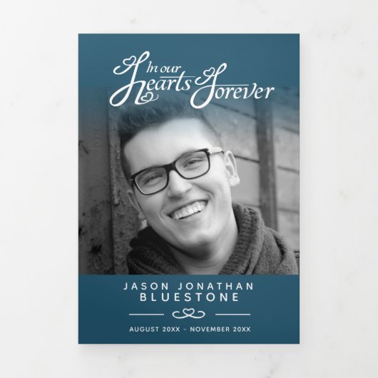 Beerdigungsprogramm in unseren Herzen dunkelblau Dreifach-gefaltete Programmkarte (Cover)